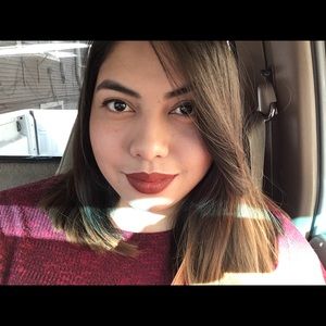 Meet your Posher, Iris